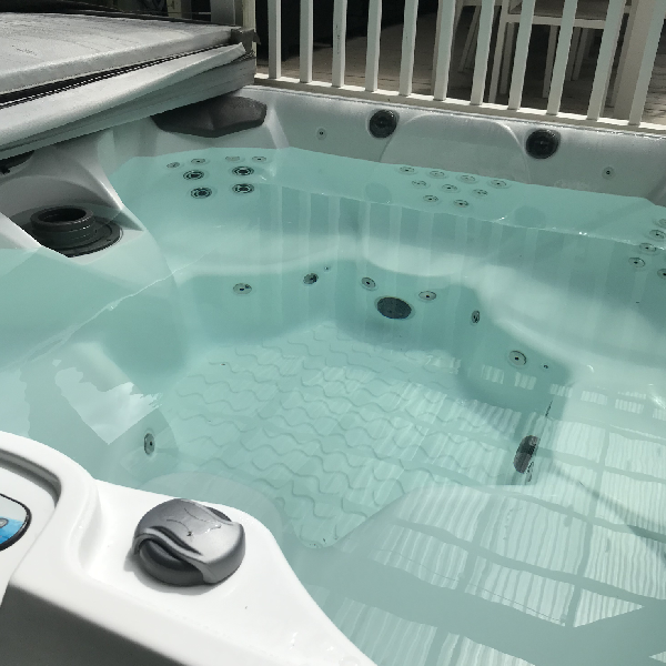 Aquarest-Spas_-Powered-By-Jacuzzi-Pumps-6-Pe (4)